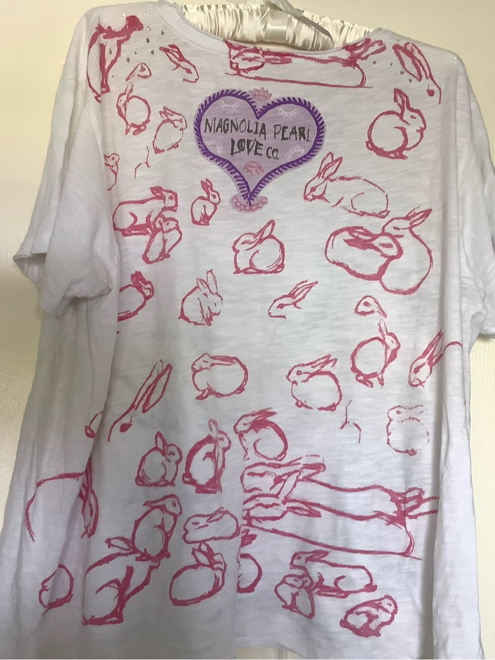 Magnolia Pearl White Graphic Duck & Strawberry Tee - Picture 2 of 2